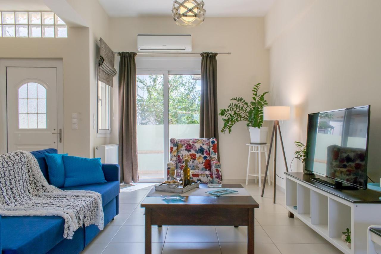 Blue Iris: Stylish Apartment Just 10 Minutes Walk From Old Town Chania ハニア エクステリア 写真