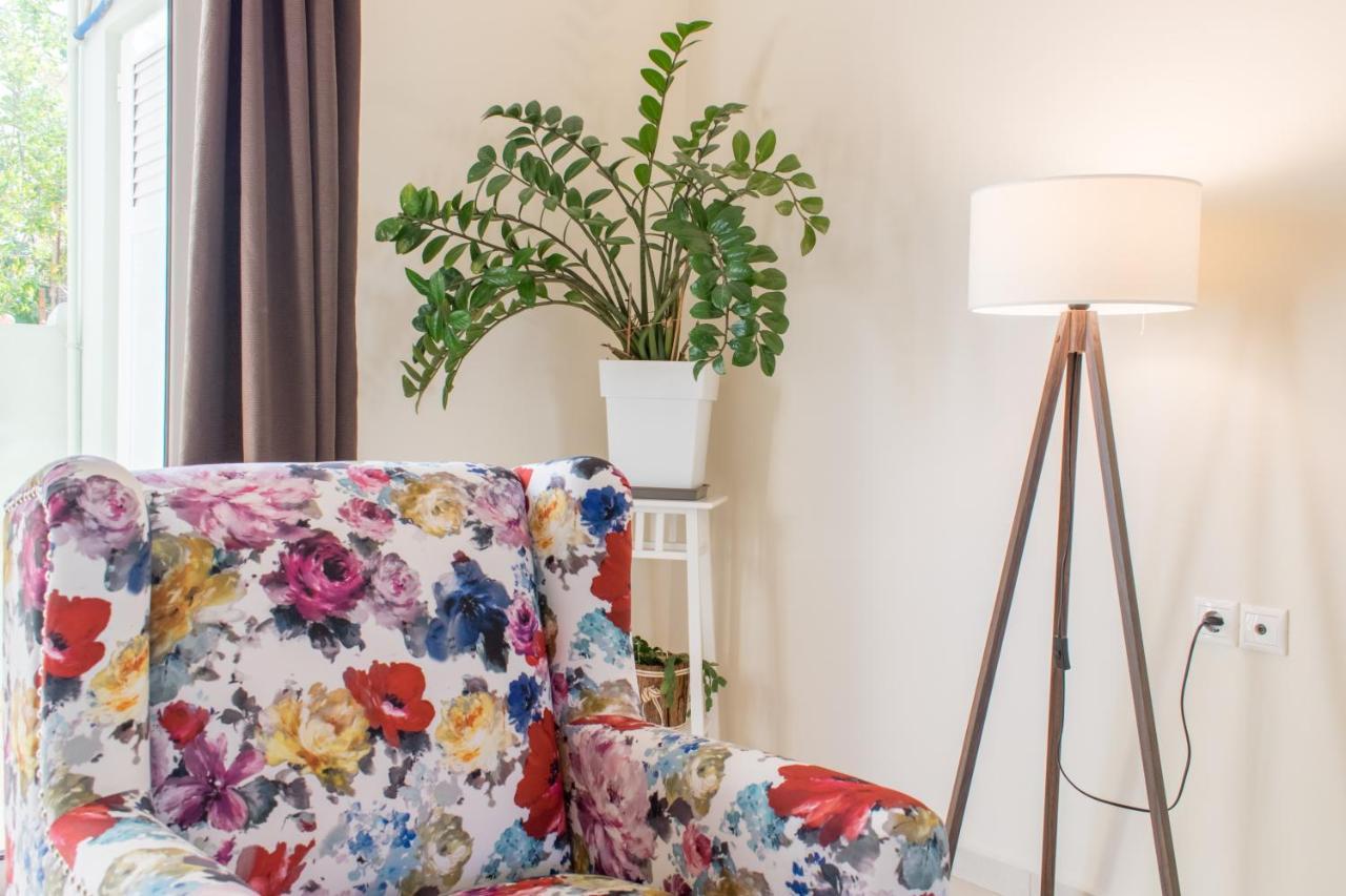 Blue Iris: Stylish Apartment Just 10 Minutes Walk From Old Town Chania ハニア エクステリア 写真