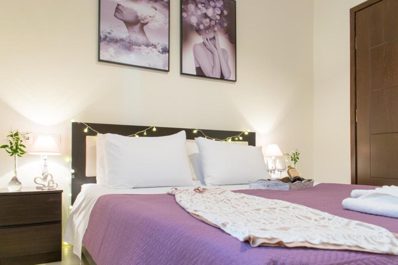 Blue Iris: Stylish Apartment Just 10 Minutes Walk From Old Town Chania ハニア エクステリア 写真